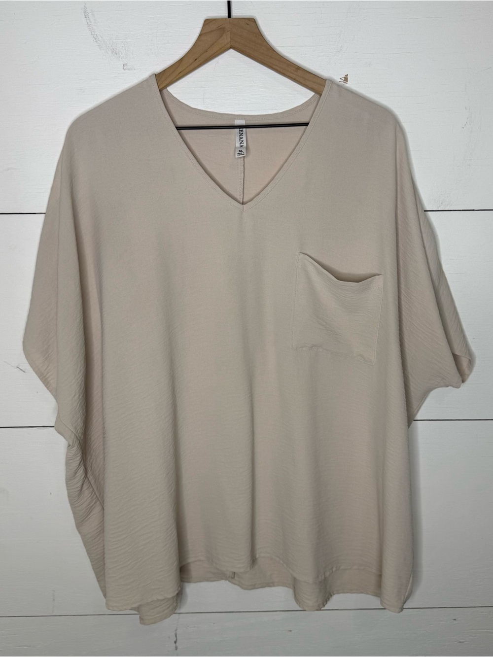 Zenana Outfitters • Cream V-Neck Pocket Tunic Size XL - Picture 1 of 5
